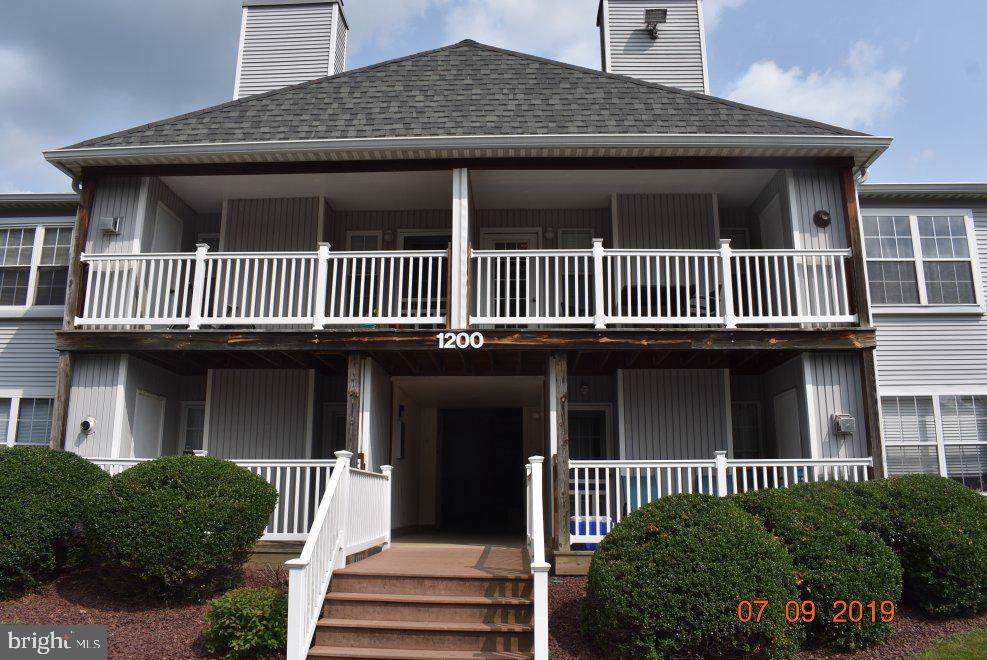 1201 Waters Edge Drive - Photo 1