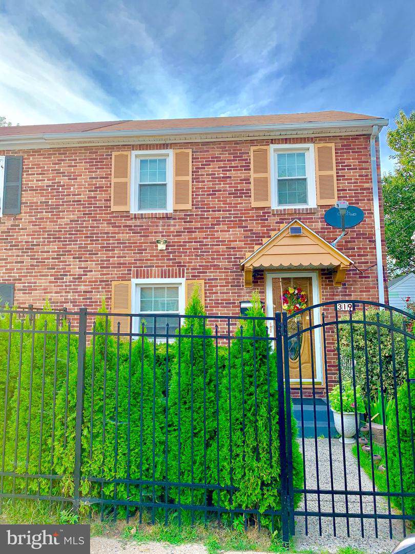 319 Harding Court - Photo 1