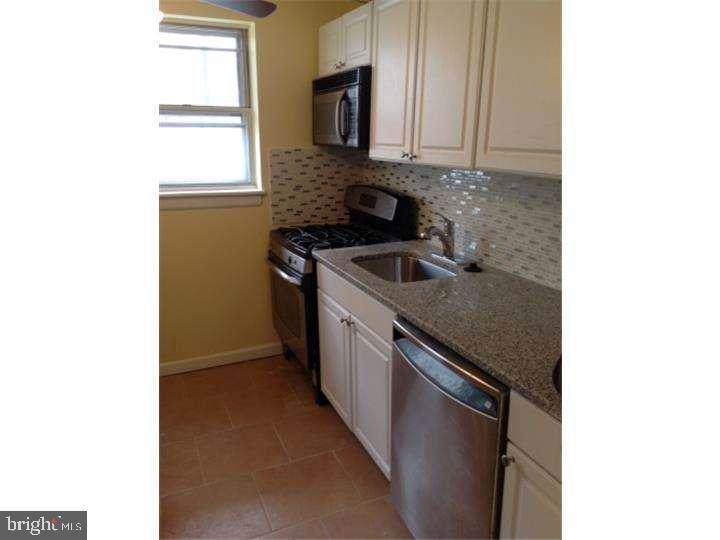 1549 Hollywood Street - Photo 1