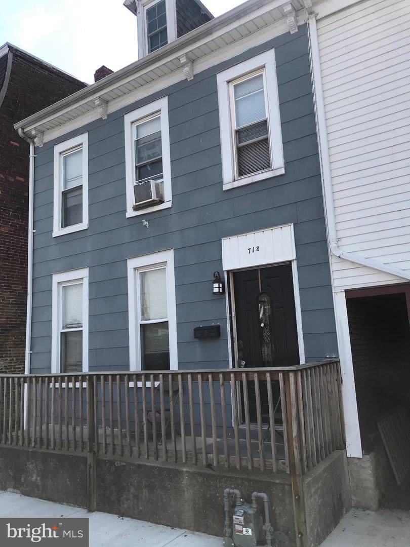 718 Wallace Street - Photo 1