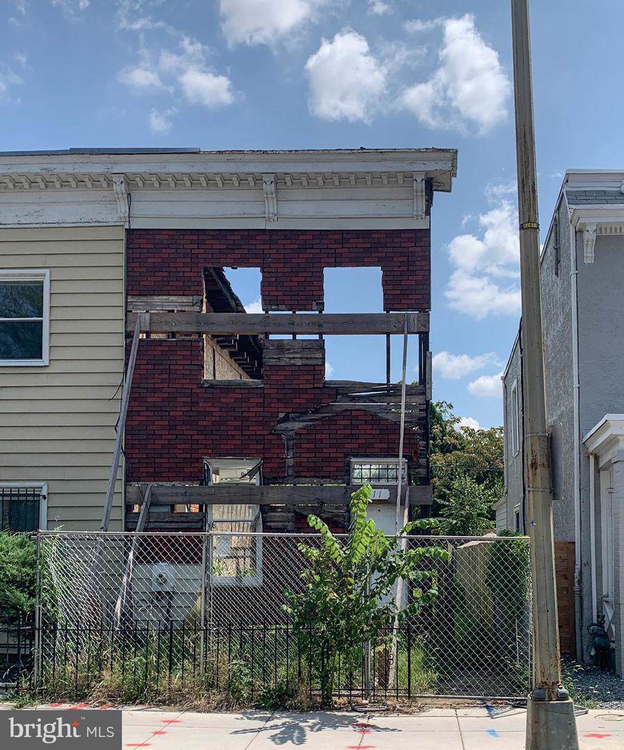711 16TH Street - Photo 1