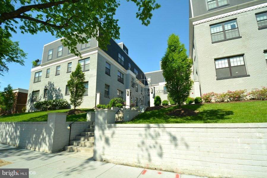 16 17TH Street - Photo 1