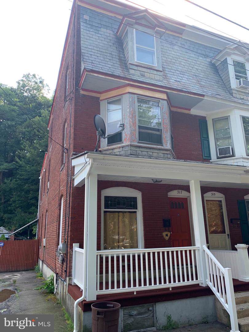 317 Schuylkill Avenue - Photo 1