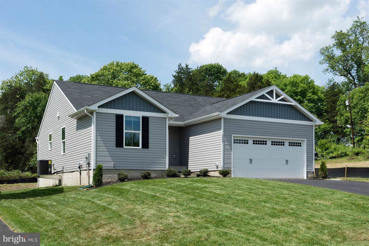 3395 Summer Drive - Photo 1