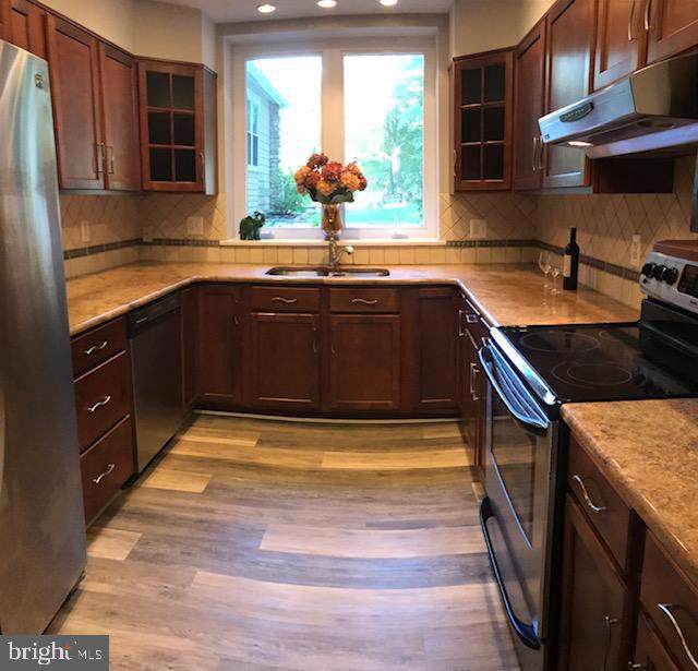 1096 Broadview Road - Photo 1