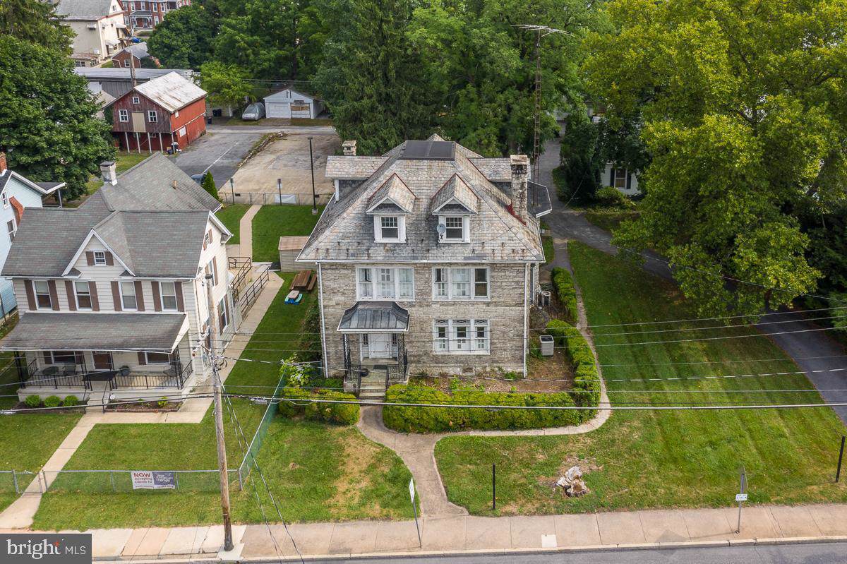 543 Lincoln Way East - Photo 1