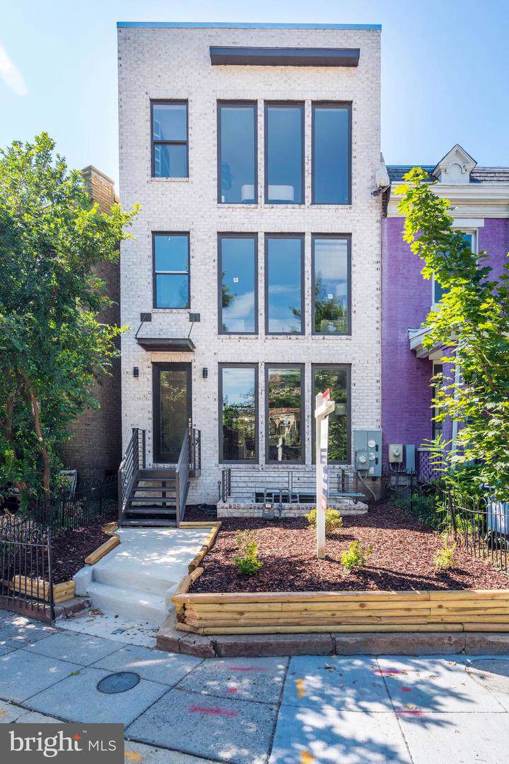 641 M Street - Photo 1