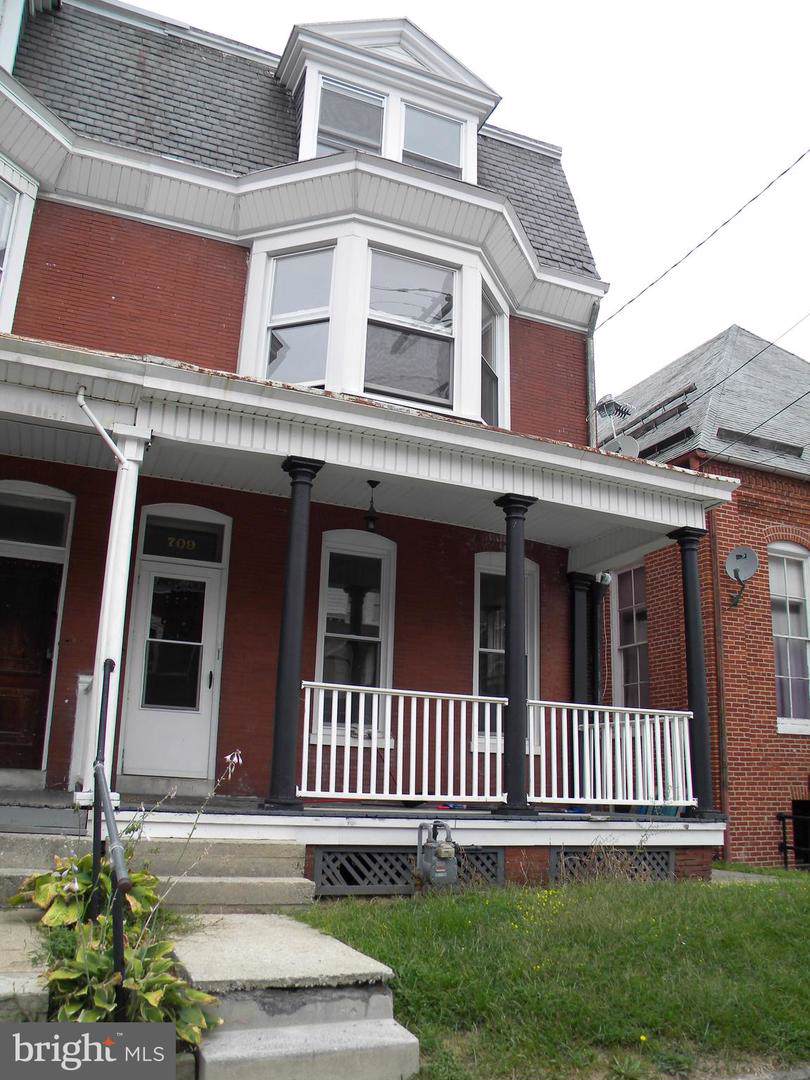 709 King Street - Photo 1
