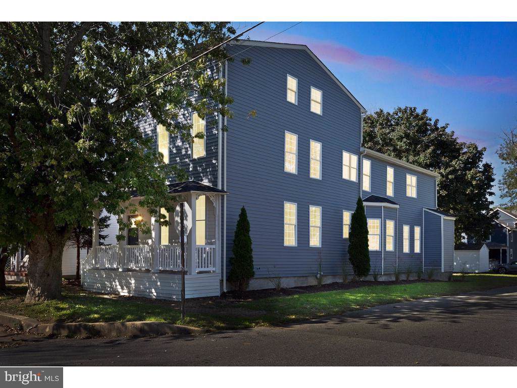 300 Washington Street - Photo 1