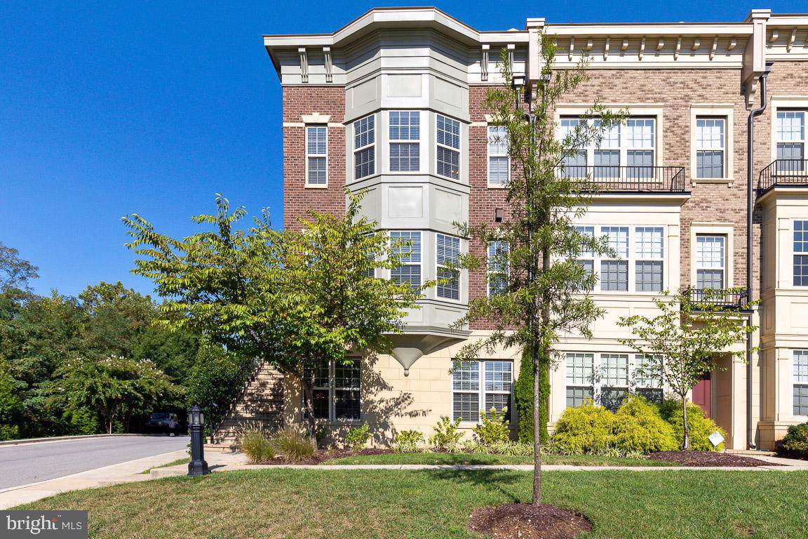 710 Topmast Drive - Photo 1