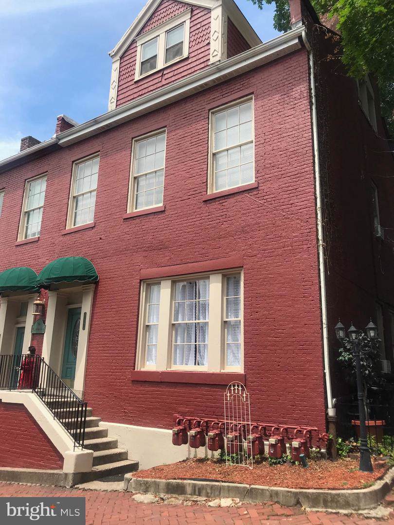 207 Washington Street - Photo 1