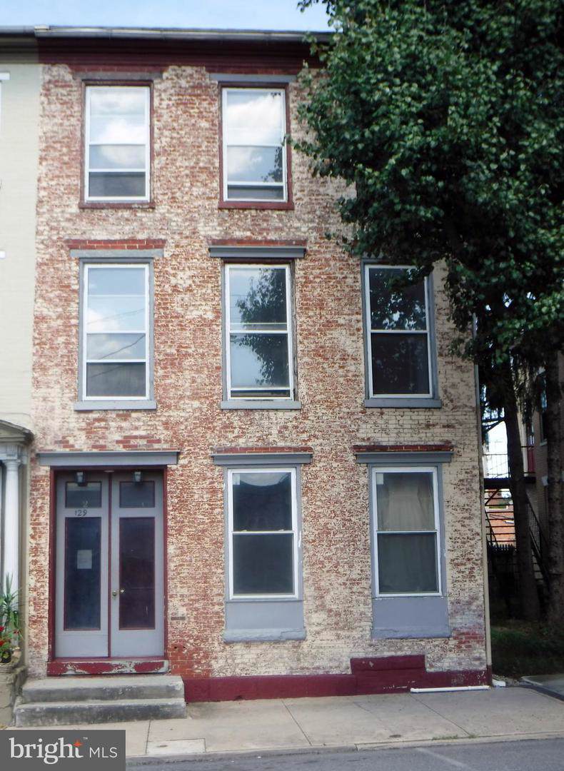 129 Queen - Photo 1