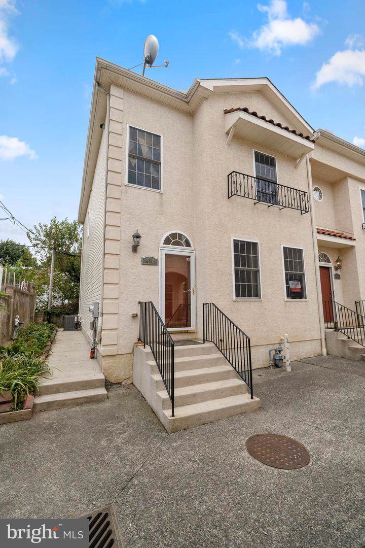 414 Lincoln Street - Photo 1