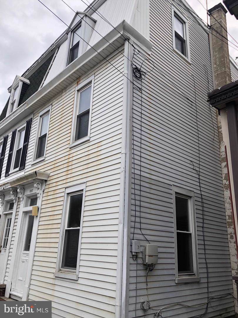 237 Locust Street - Photo 1
