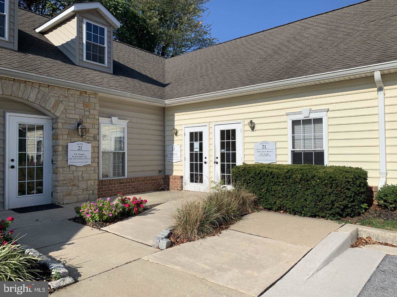4 Glyndon Drive - Photo 1