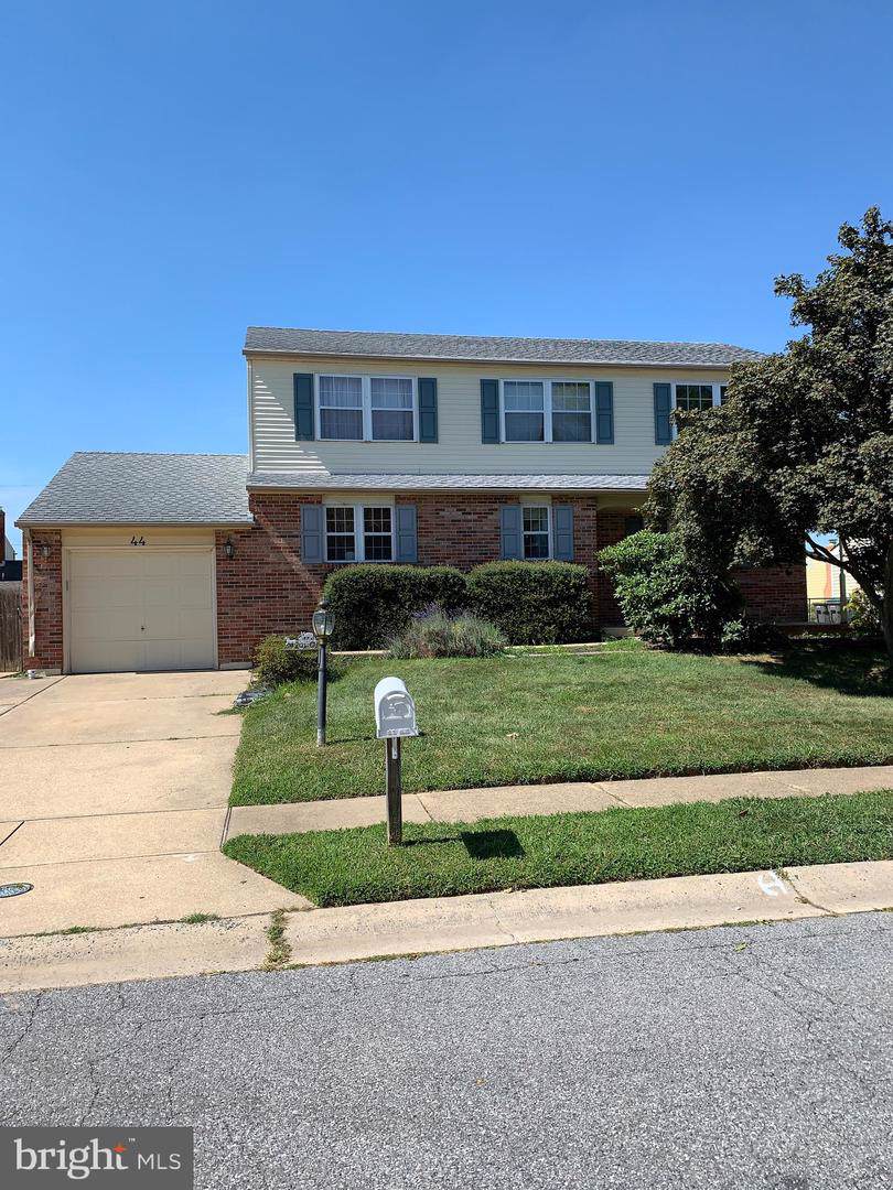 44 Saratoga Drive - Photo 1