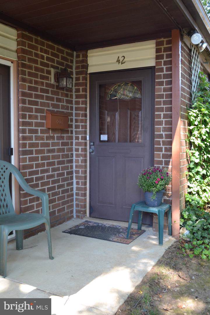 42 Hollybrooke Drive - Photo 1
