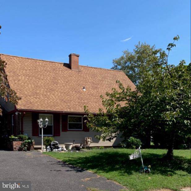42 Surrey Lane - Photo 1