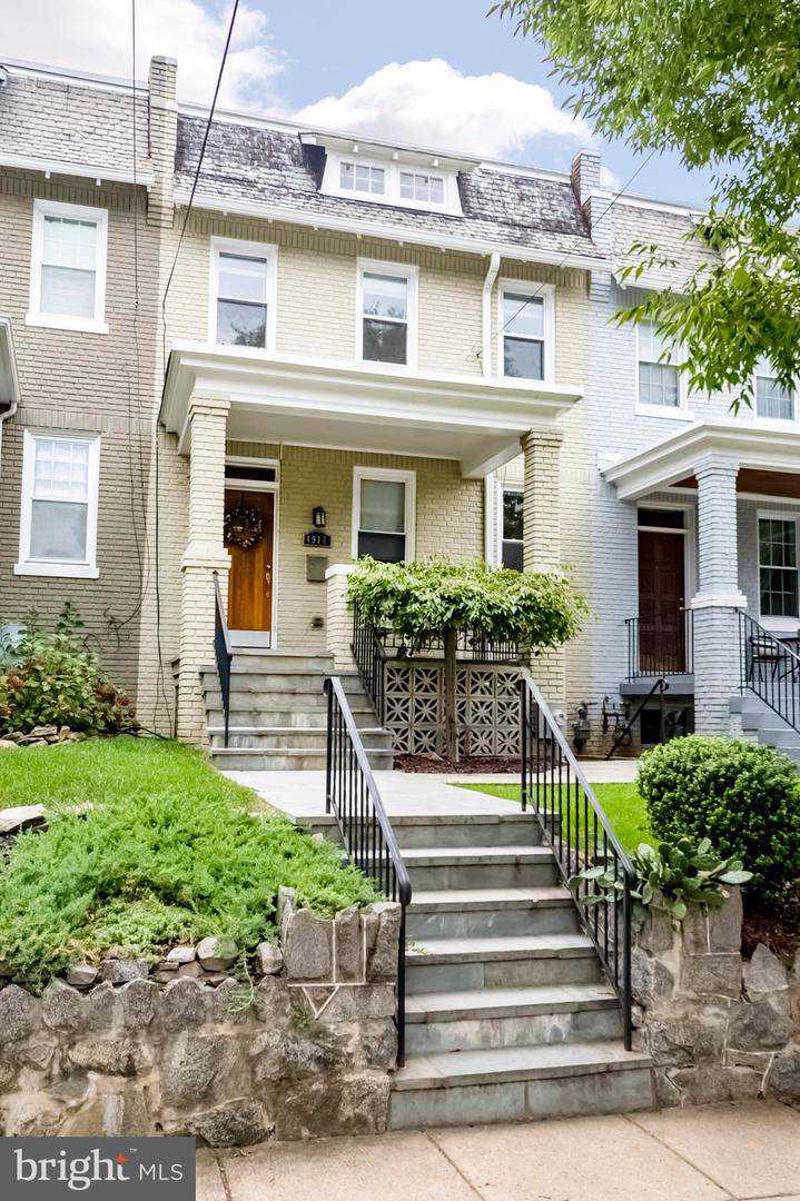 4918 Illinois Avenue - Photo 1