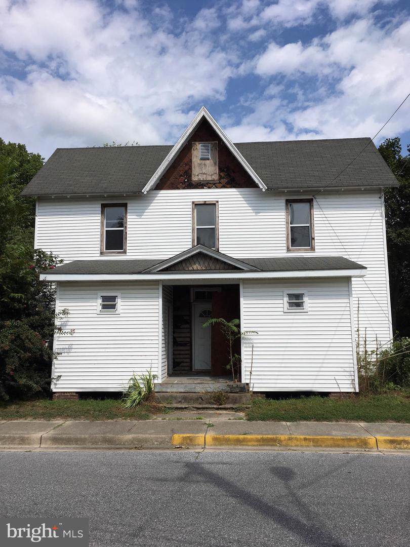 209 Elizabeth Street - Photo 1