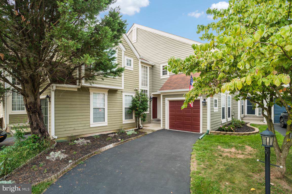 21124 Crocus Terrace - Photo 1