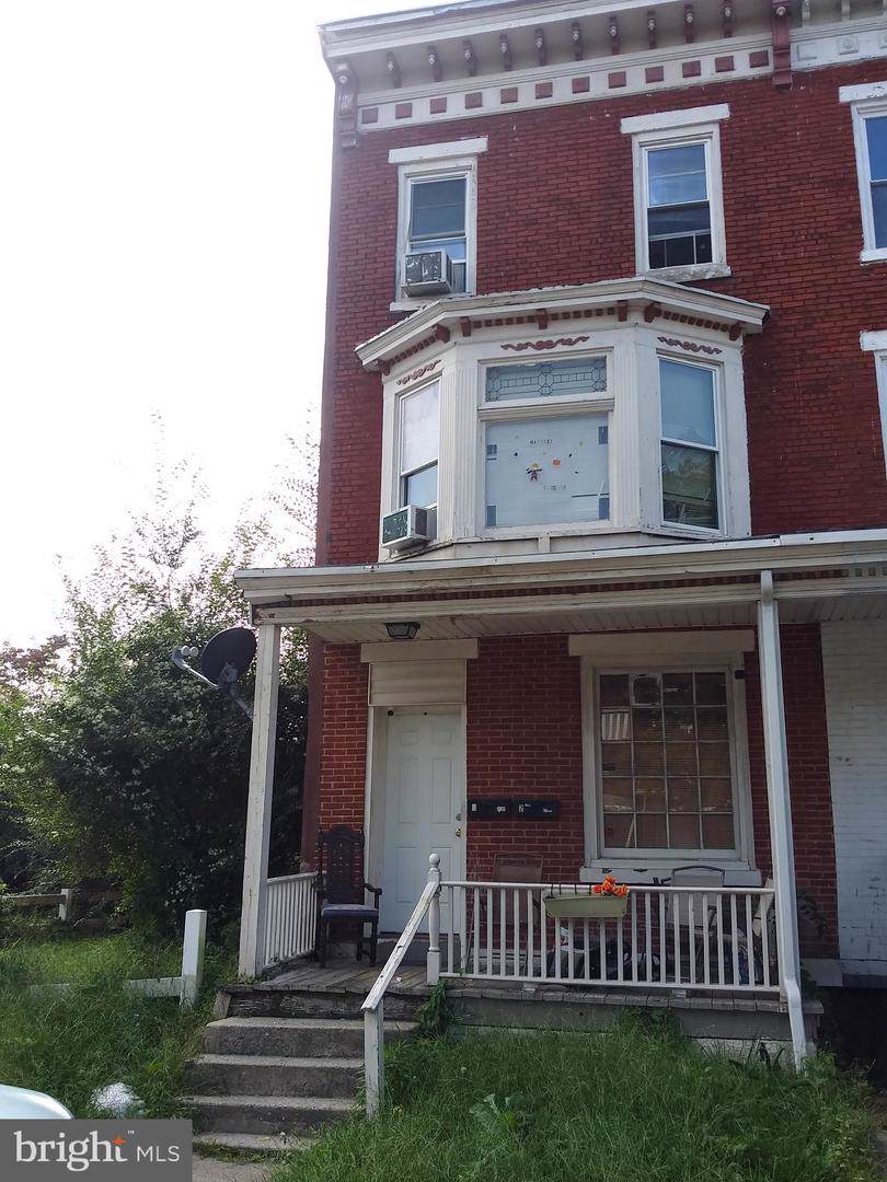 210 14TH Street - Photo 1
