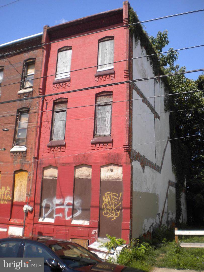 2106 9TH Street - Photo 1