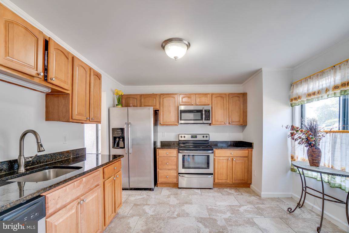 2916 Cambridge Drive - Photo 1