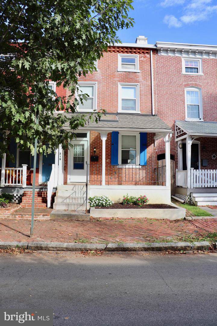 219 Barnard Street - Photo 1