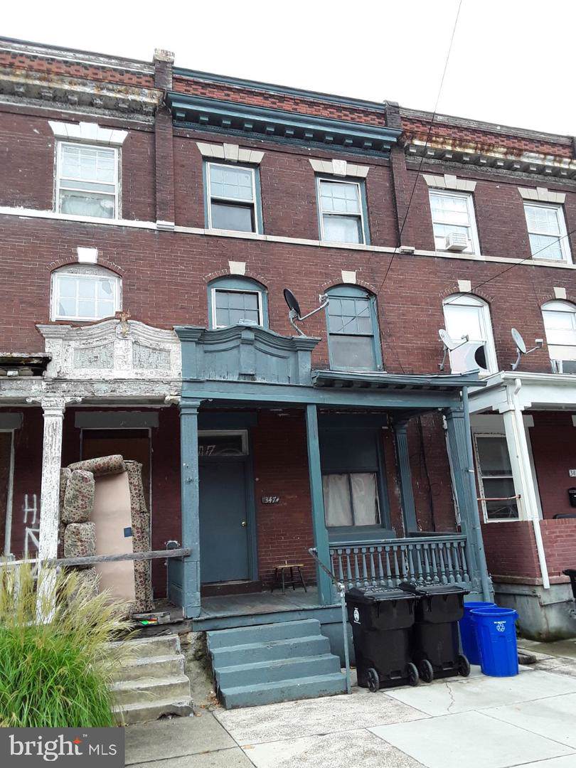347-1/2 Crescent Street - Photo 1