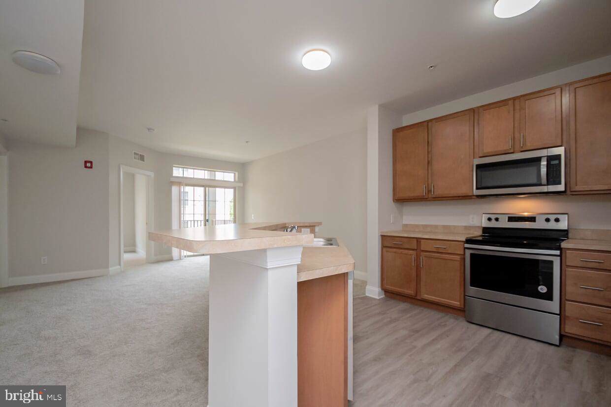 2000 Fountainview Circle - Photo 1