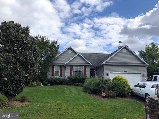 8 Royal Drive - Photo 1