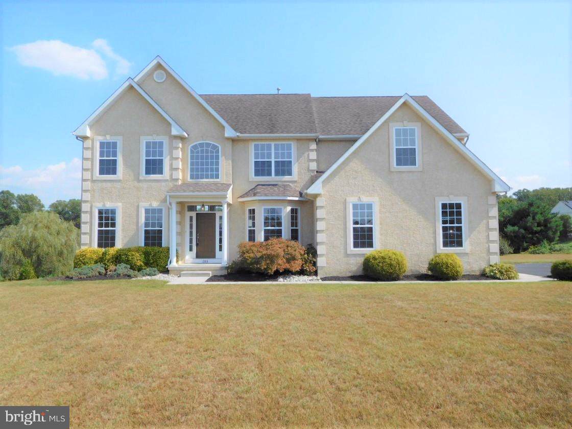 205 Sapphire Court - Photo 1