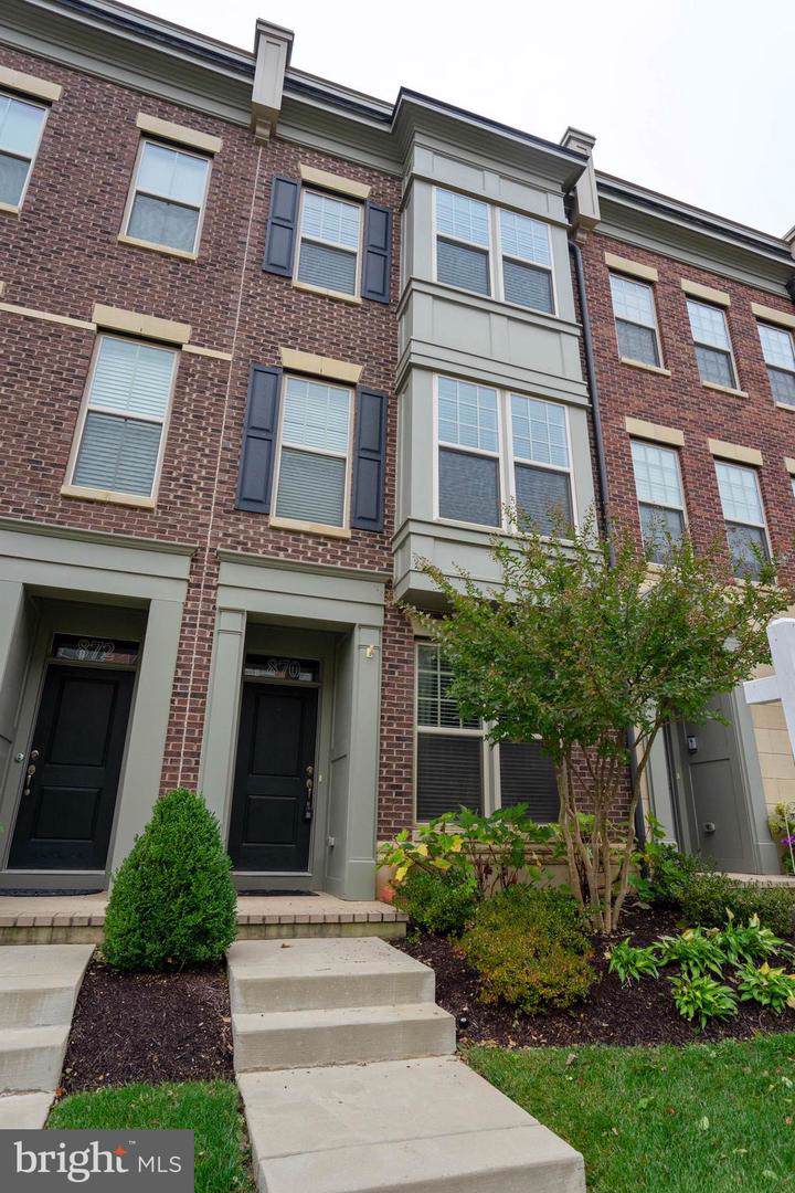 870 Regents Square - Photo 1