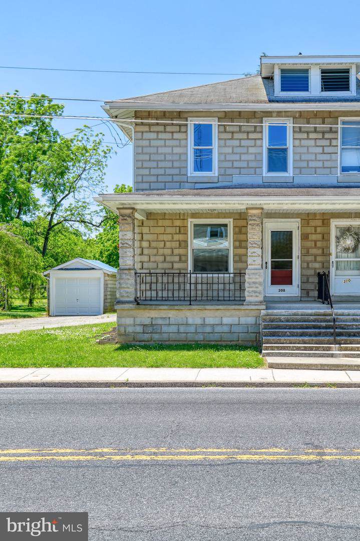308 Queen Street - Photo 1