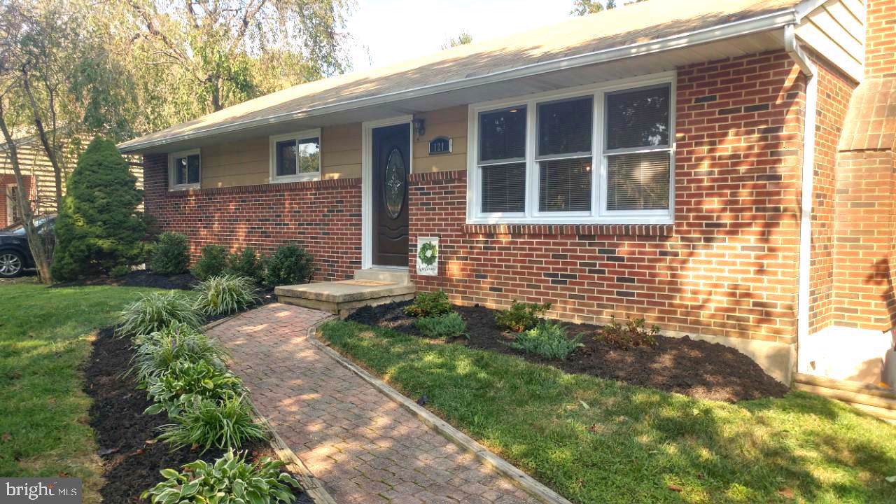 121 Lynbrook Road - Photo 1