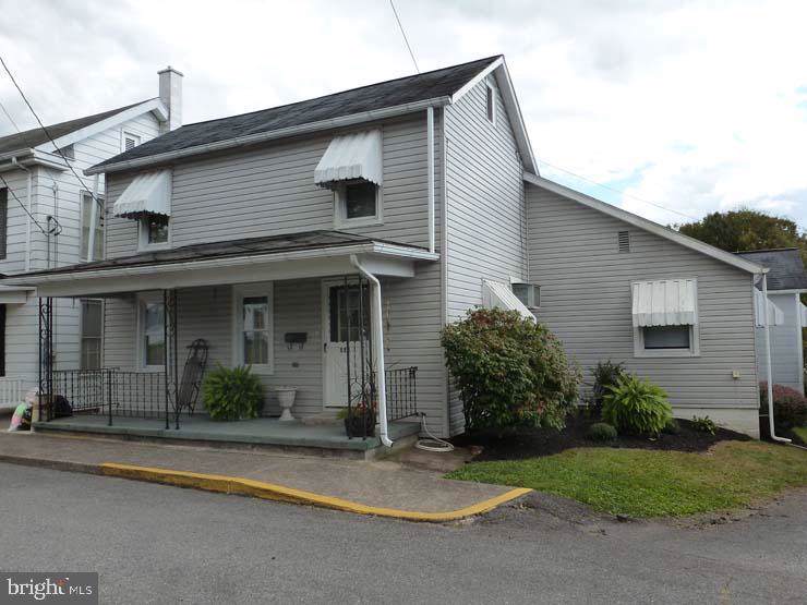 608 North Street - Photo 1