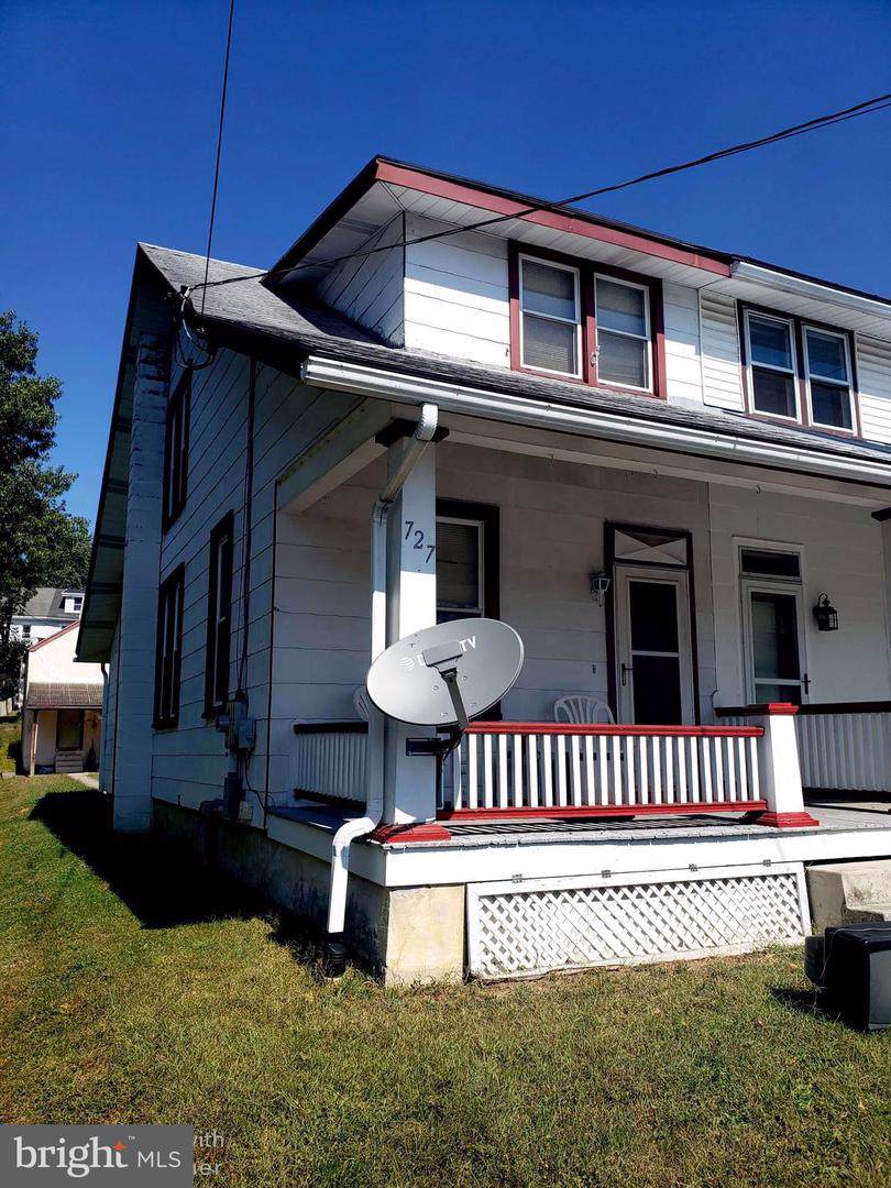 727 Reinoehl Street - Photo 1