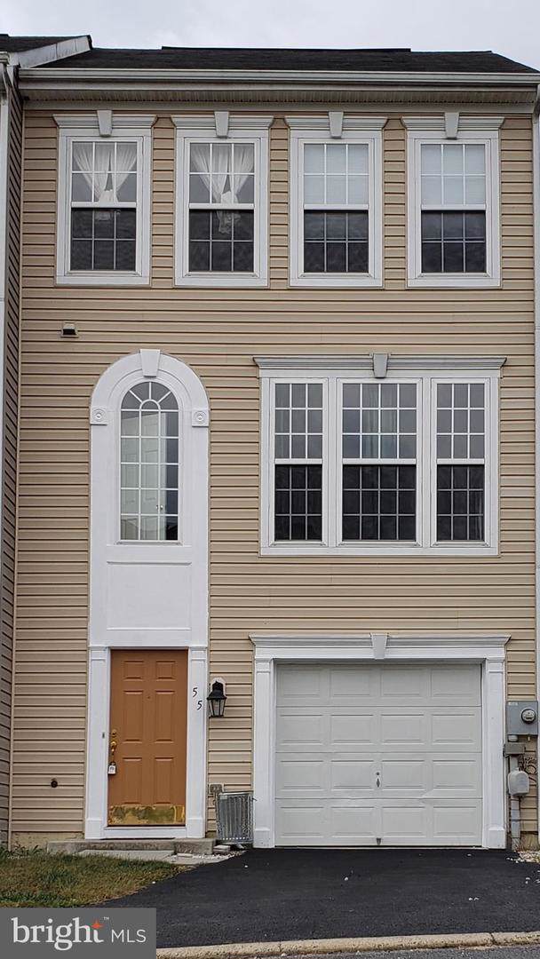55 Globe Street - Photo 1