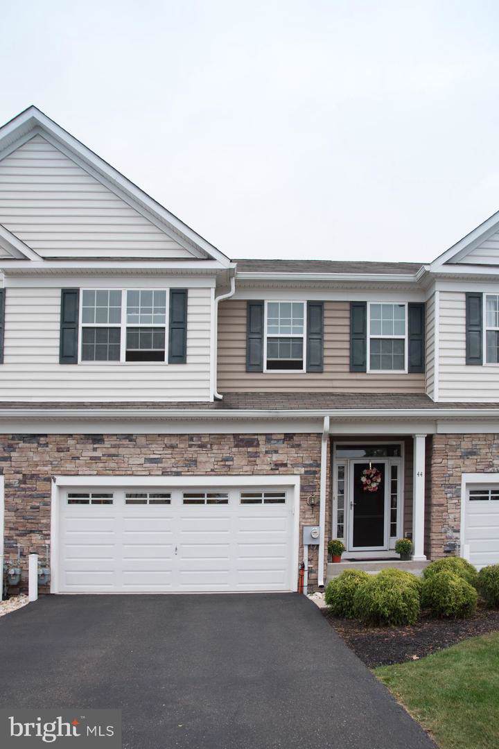 44 Plymouth Drive - Photo 1
