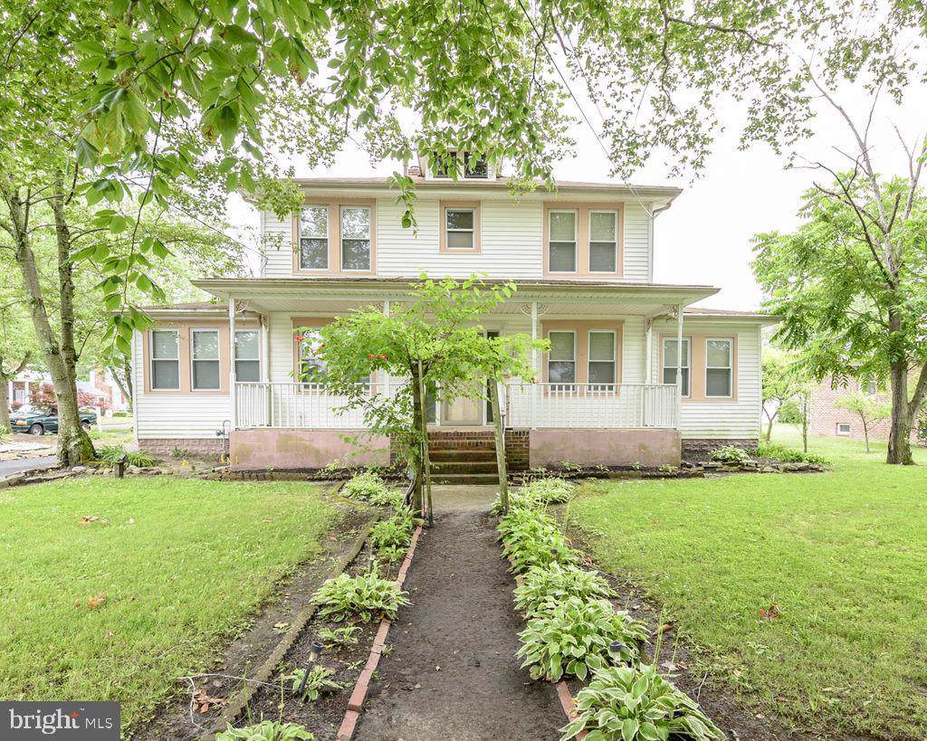 202 4TH Street - Photo 1