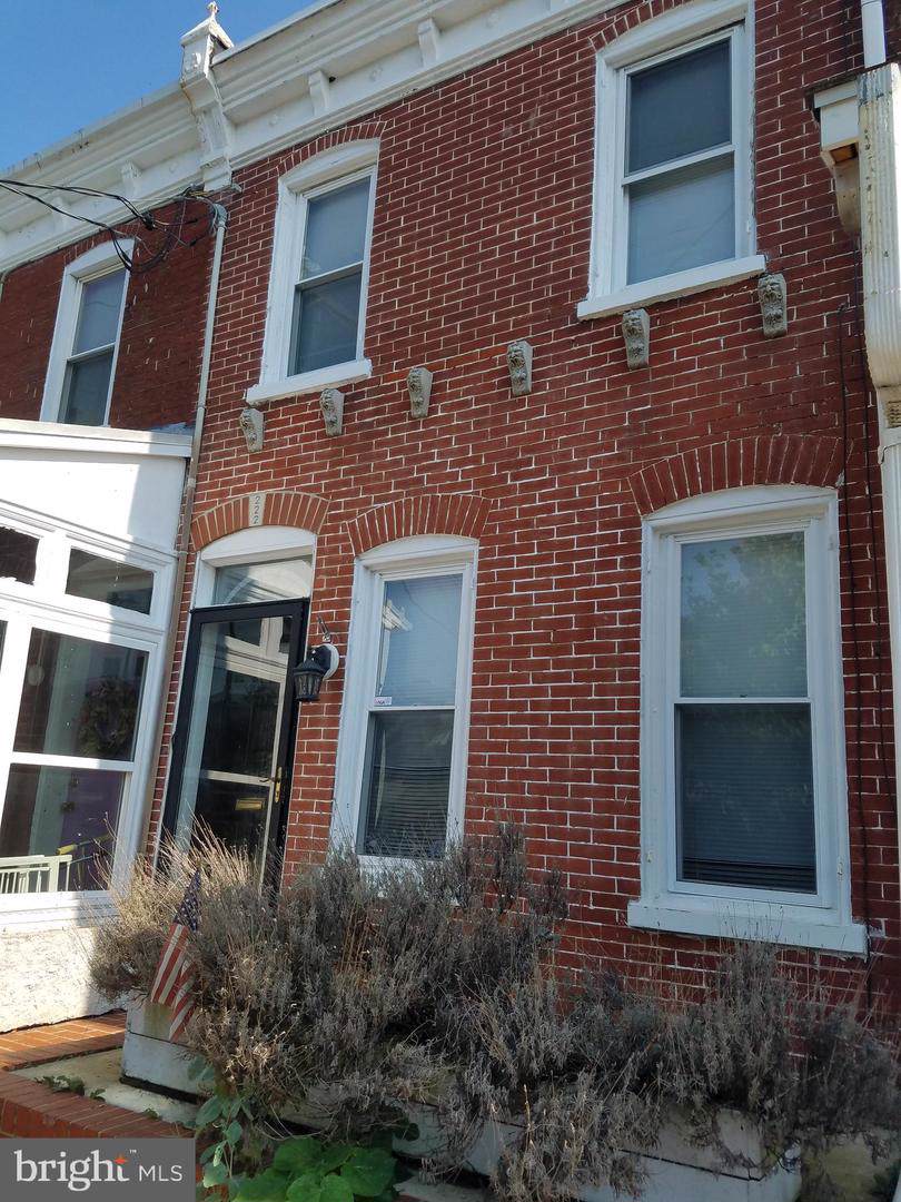 222 Woodlawn Avenue - Photo 1