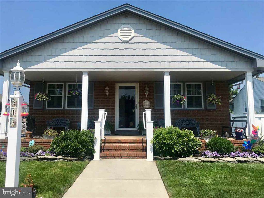 619 Kingsley Drive - Photo 1
