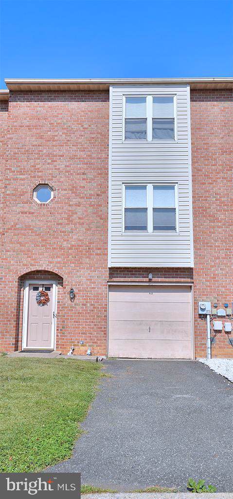 347 Moty Drive - Photo 1