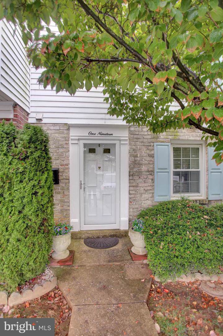 119 Vine Street - Photo 1