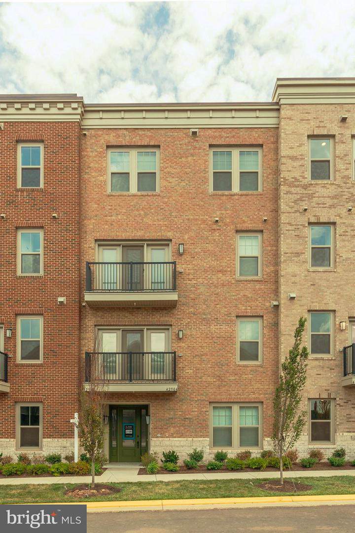 42881 Littlehales Terrace - Photo 1