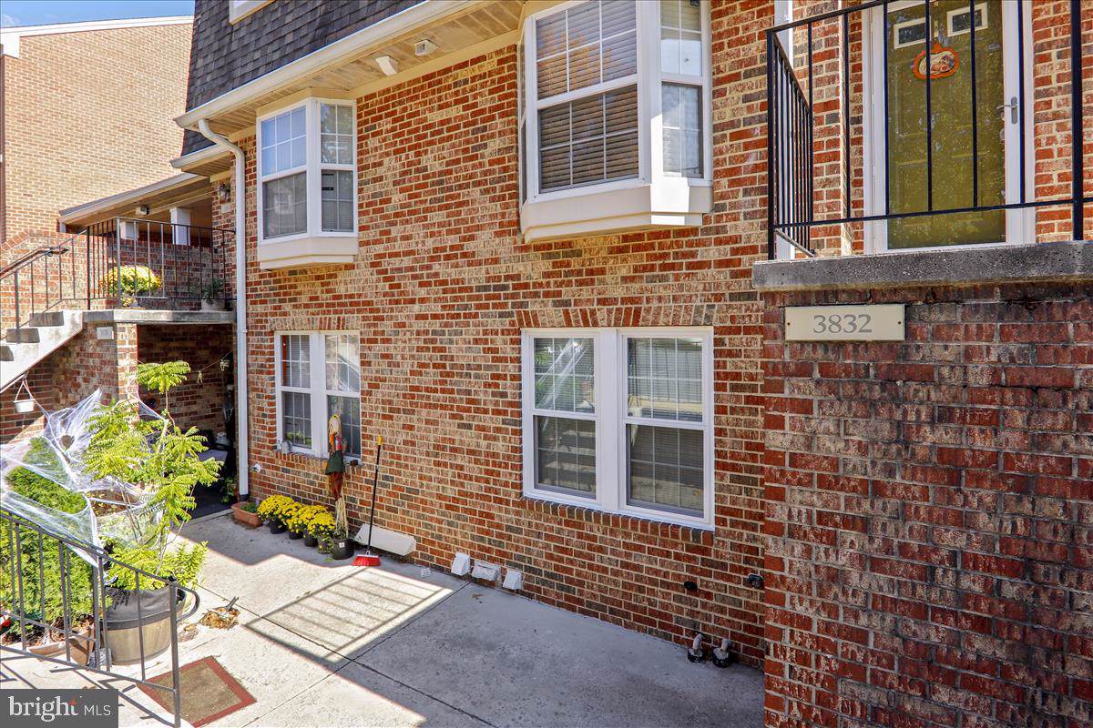3832 Chesterwood Drive - Photo 1