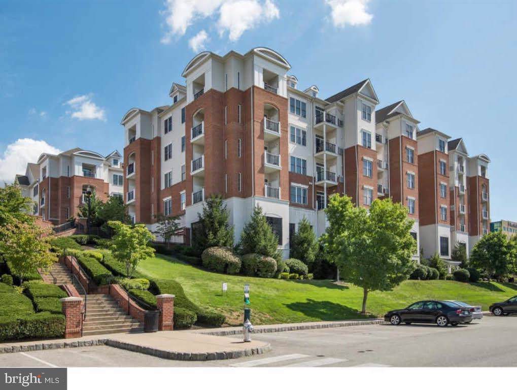 200 Elm Street - Photo 1