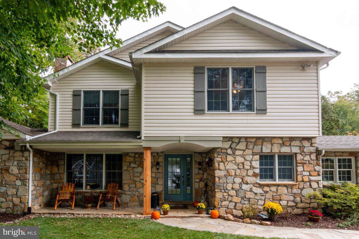 928 Ellendale Drive - Photo 1