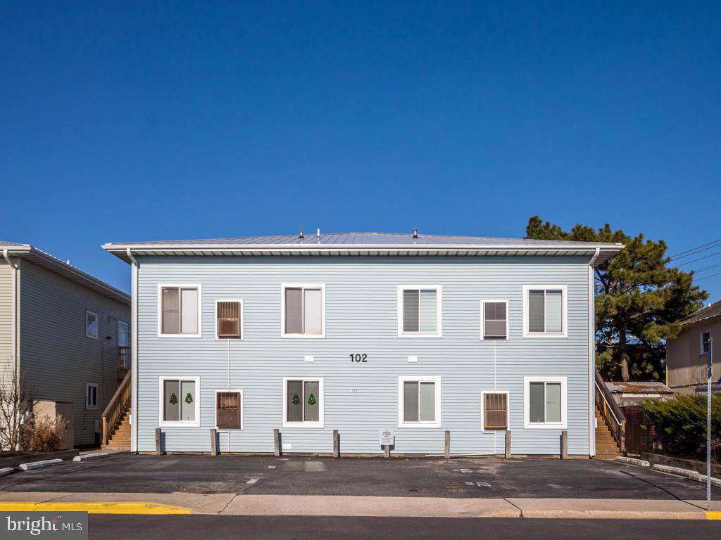 102 Newport Bay Drive - Photo 1